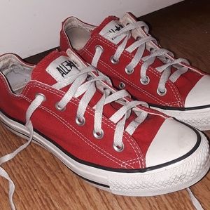 ★ Red Low Top Converse ★